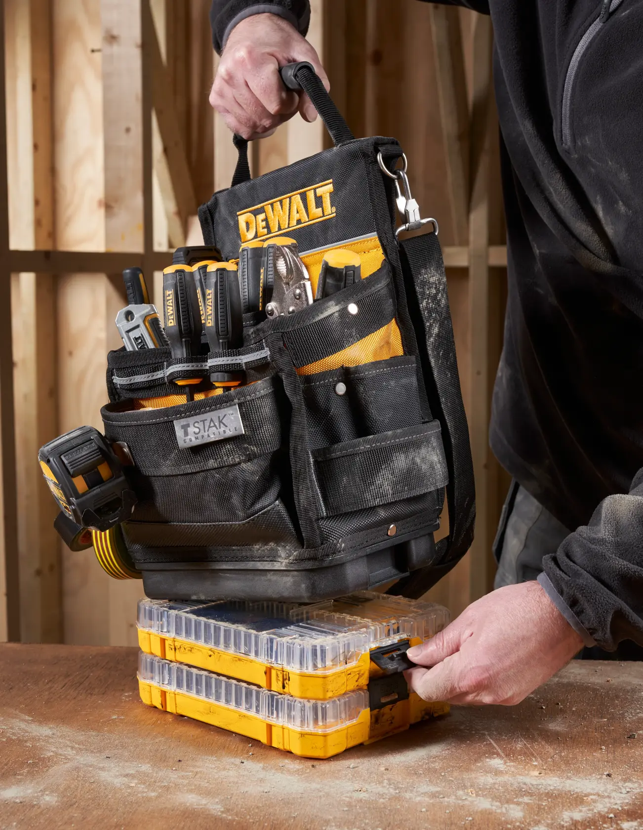 DEWALT® TSTAK® Мека чанта за инструменти